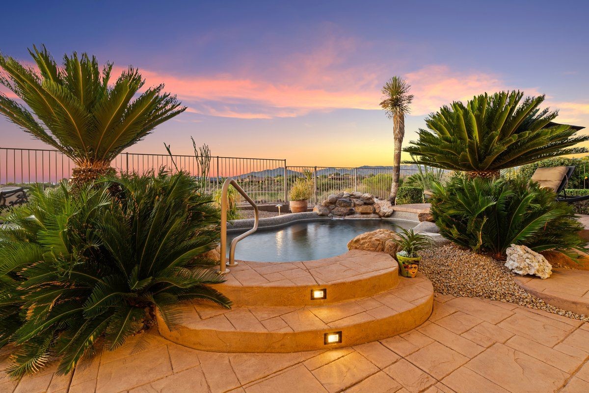 9812 E ROADRUNNER DR